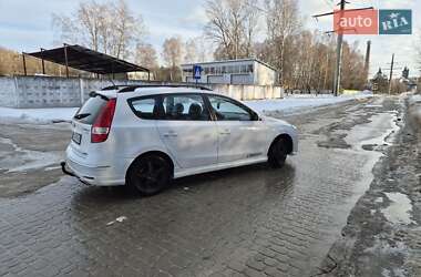 Универсал Hyundai i30 2008 в Новояворовске