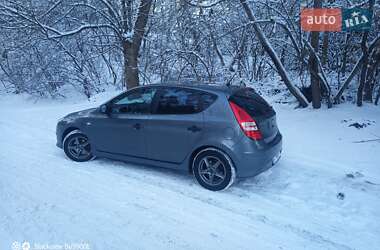 Хэтчбек Hyundai i30 2010 в Полтаве