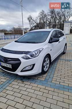 Универсал Hyundai i30 2013 в Измаиле