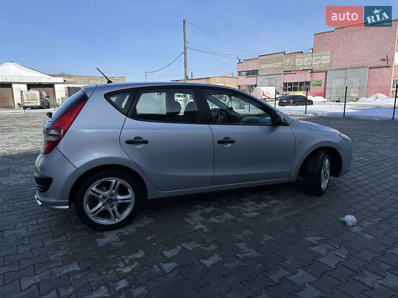 Хэтчбек Hyundai i30 2009 в Нежине