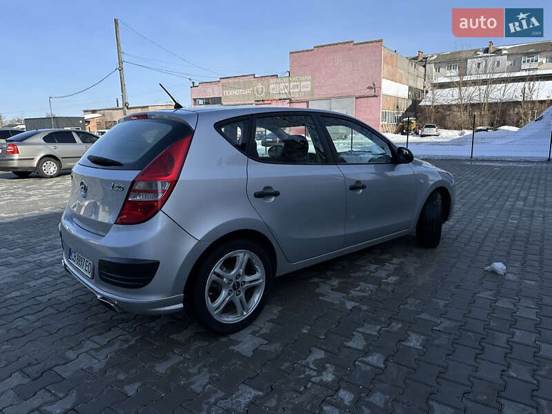 Хэтчбек Hyundai i30 2009 в Нежине