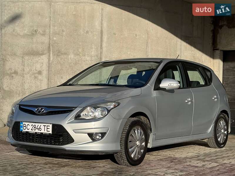 Хэтчбек Hyundai i30 2010 в Львове