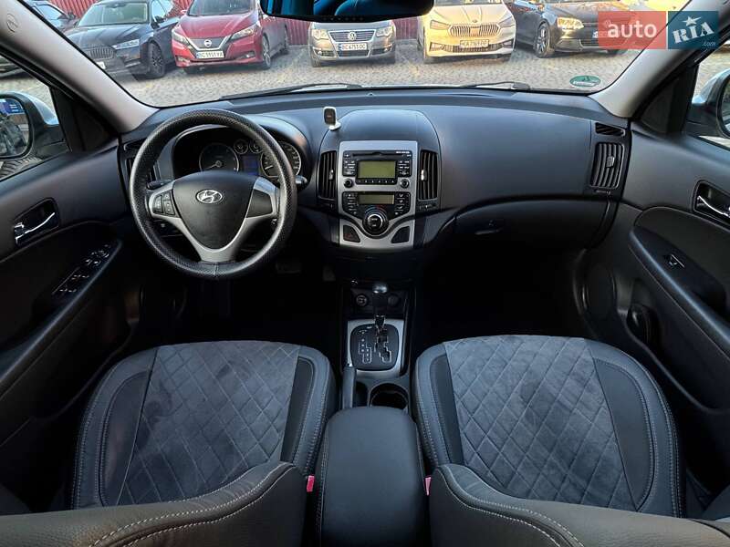 Хэтчбек Hyundai i30 2010 в Львове
