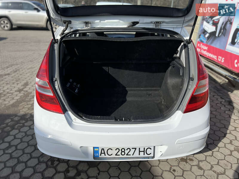 Хэтчбек Hyundai i30 2007 в Луцке