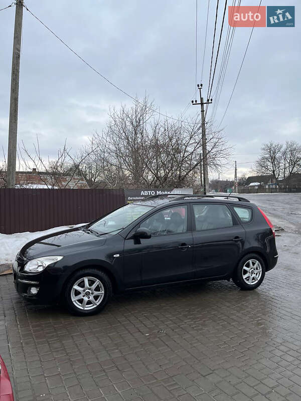 Универсал Hyundai i30 2008 в Крыжополе