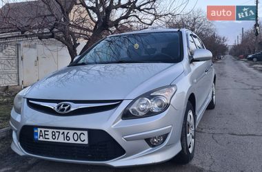 Хэтчбек Hyundai i30 2010 в Каменском