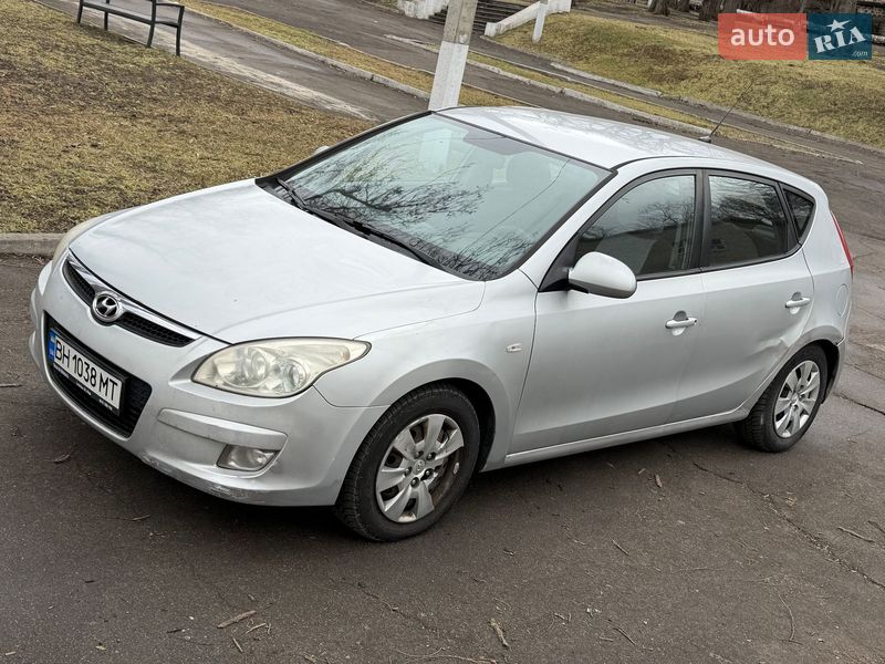 Хэтчбек Hyundai i30 2007 в Каменском