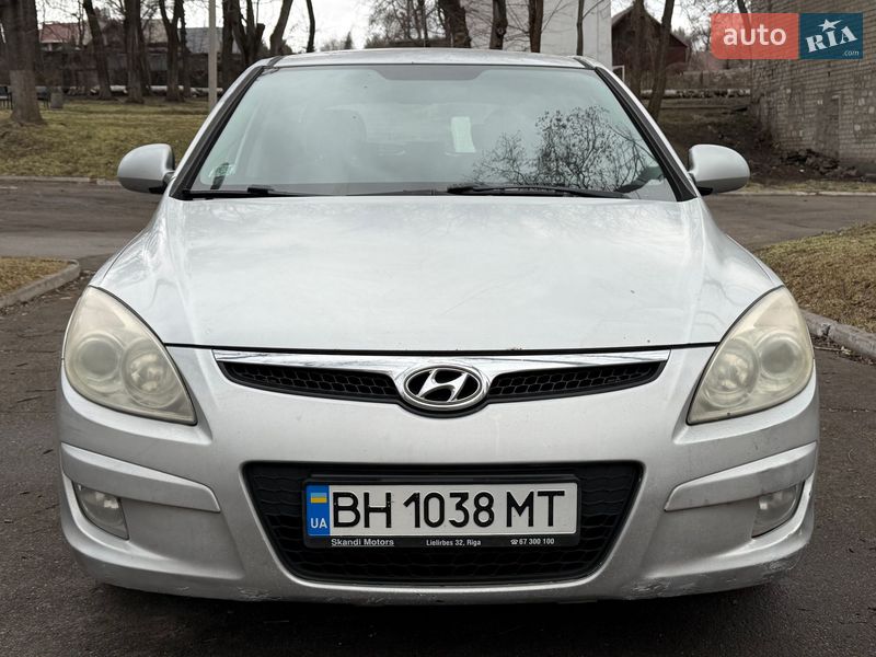 Хэтчбек Hyundai i30 2007 в Каменском
