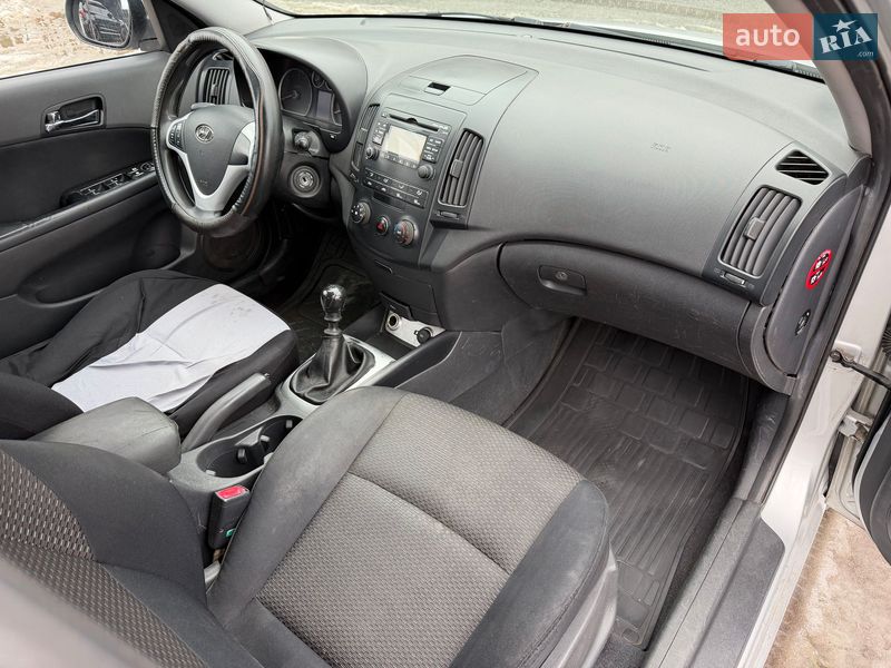Хэтчбек Hyundai i30 2007 в Каменском
