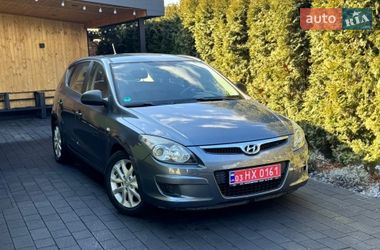 Хэтчбек Hyundai i30 2009 в Дубно