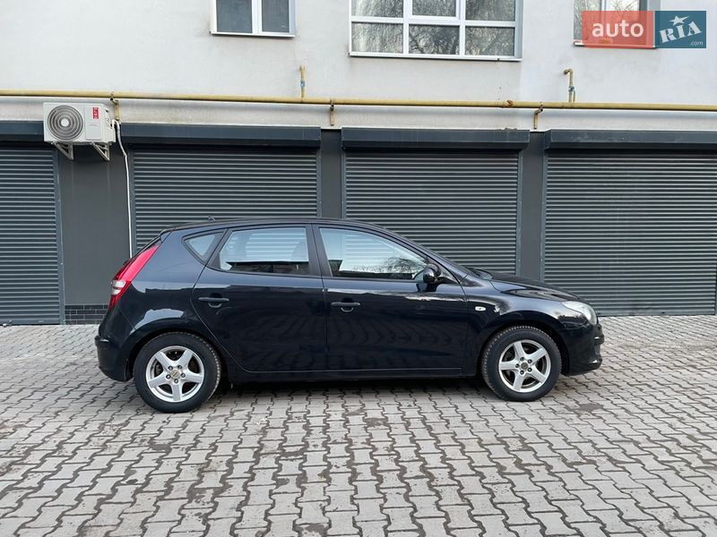 Хэтчбек Hyundai i30 2009 в Хмельницком