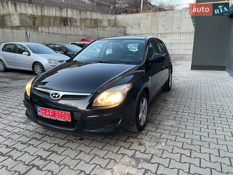 Хэтчбек Hyundai i30 2009 в Хмельницком