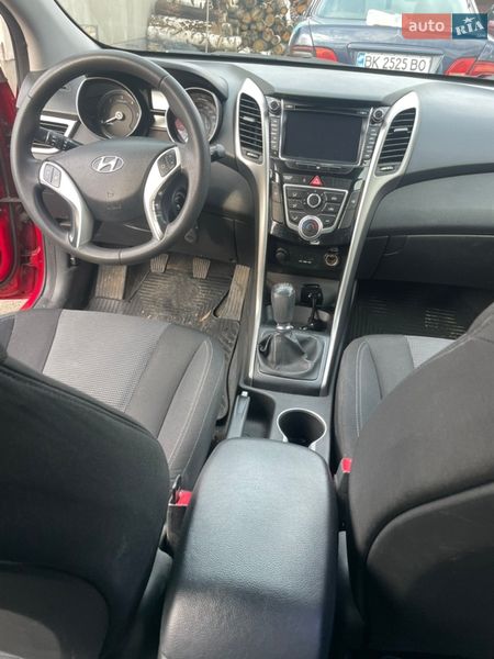 Хэтчбек Hyundai i30 2013 в Емильчине