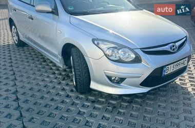 Универсал Hyundai i30 2010 в Полтаве