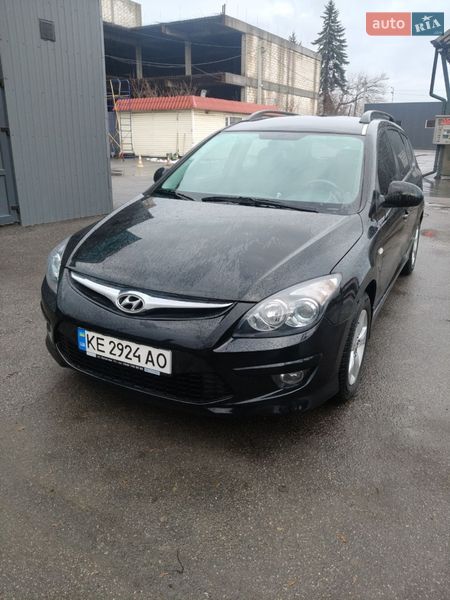 Универсал Hyundai i30 2012 в Днепре