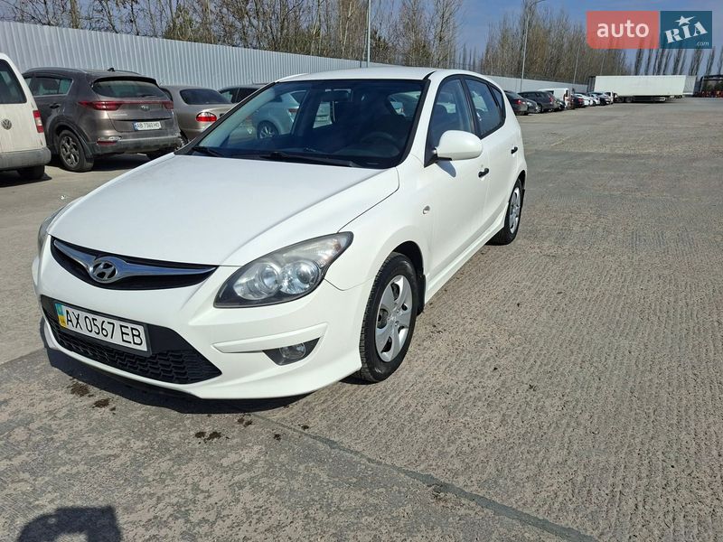 Хэтчбек Hyundai i30 2011 в Харькове фото Хэтчбек Hyundai i30 2011 в Харькове