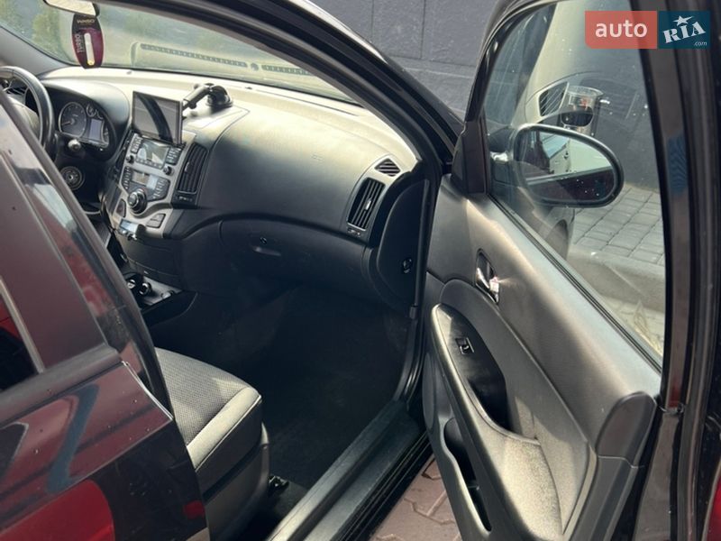 Универсал Hyundai i30 2008 в Дубно