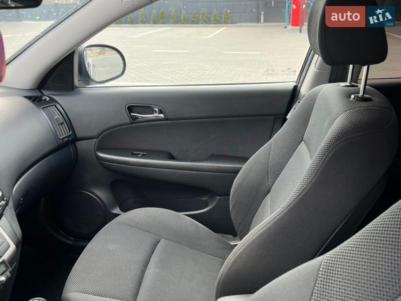 Универсал Hyundai i30 2008 в Дубно