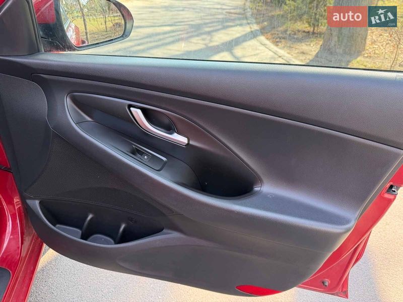 Универсал Hyundai i30 2020 в Киеве фото 24 Универсал Hyundai i30 2020 в Киеве