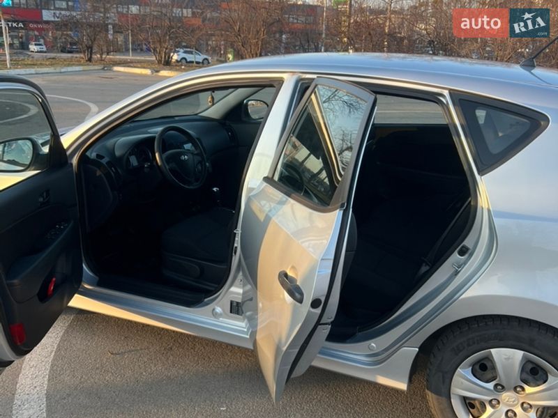Хэтчбек Hyundai i30 2011 в Буче фото 14 Хэтчбек Hyundai i30 2011 в Буче