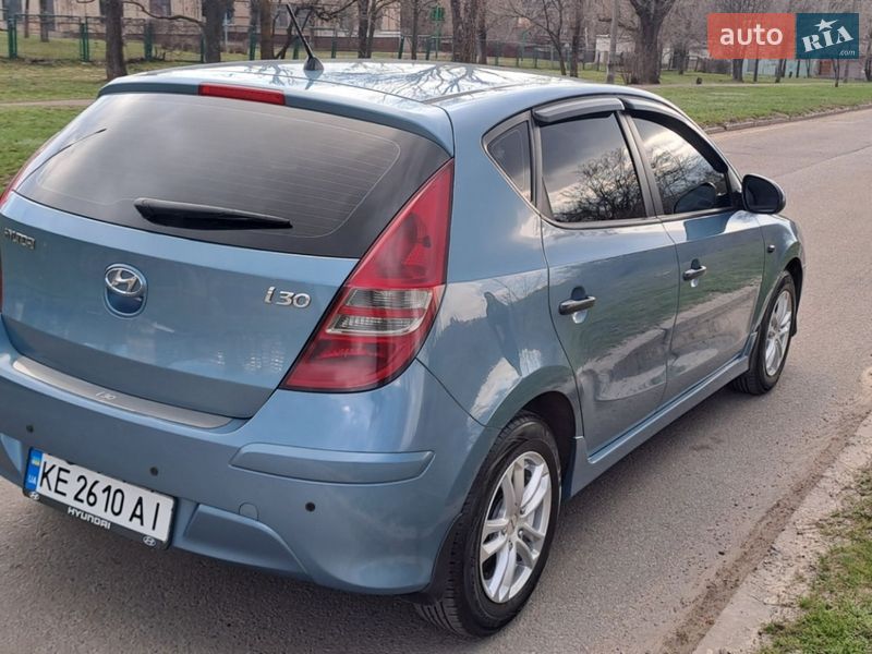 Хетчбек Hyundai i30 2010 в Кривому Розі