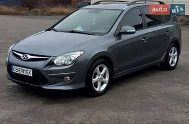 Универсал Hyundai i30 2010 в Чернигове