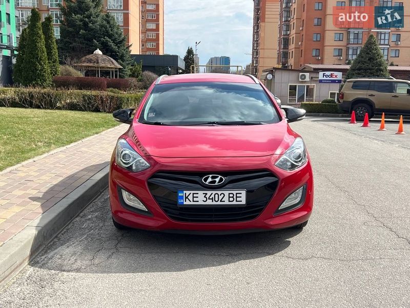 Універсал Hyundai i30 2012 в Дніпрі
