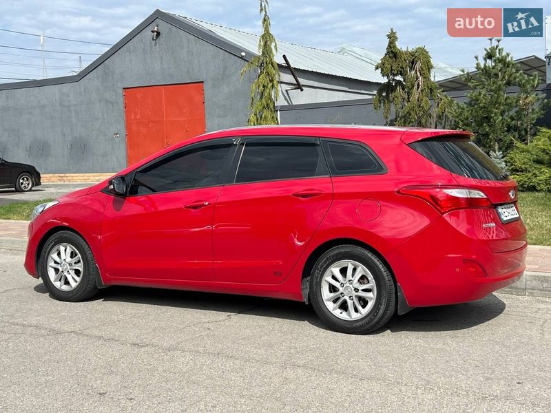 Універсал Hyundai i30 2012 в Дніпрі