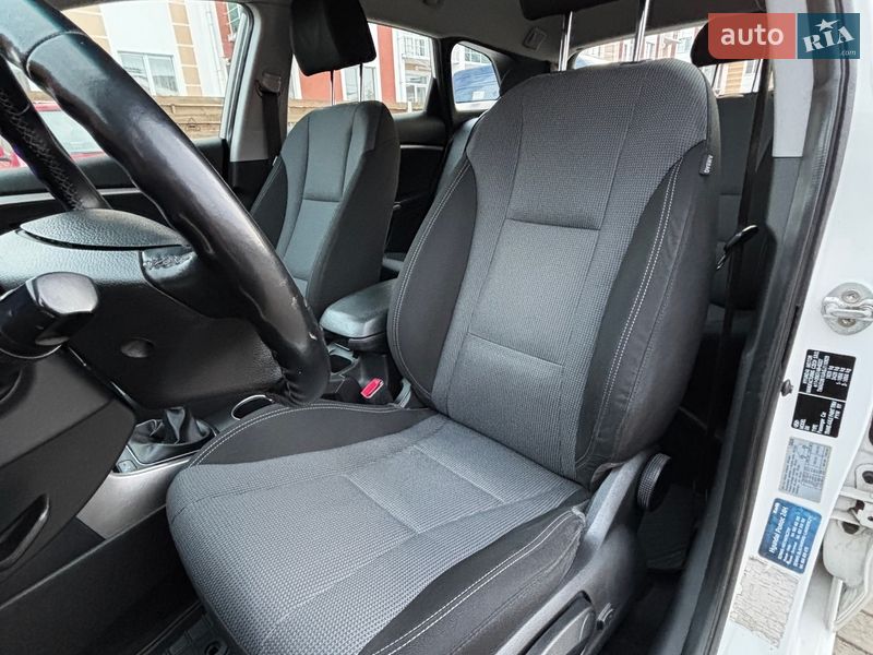 Универсал Hyundai i30 2015 в Белогородке фото 17 Универсал Hyundai i30 2015 в Белогородке