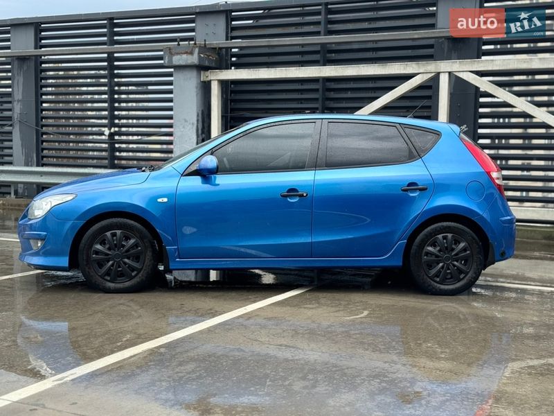 Хэтчбек Hyundai i30 2010 в Киеве