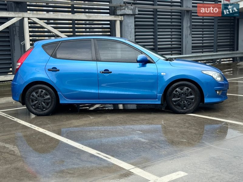 Хэтчбек Hyundai i30 2010 в Киеве
