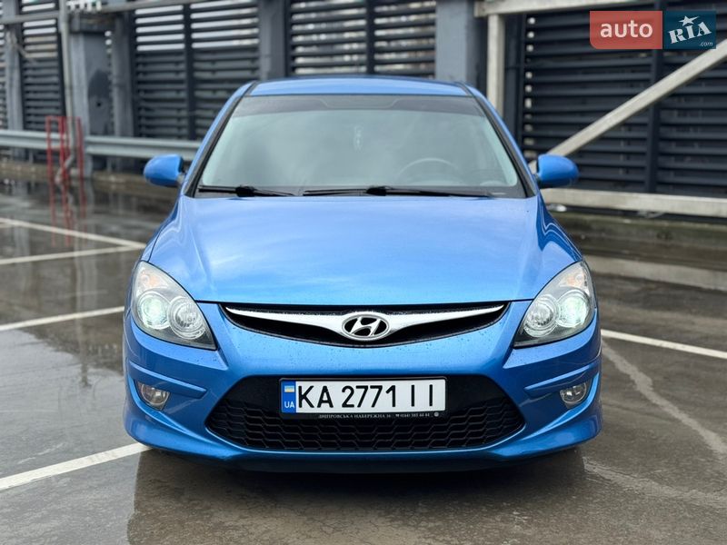 Хэтчбек Hyundai i30 2010 в Киеве