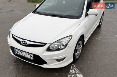 Хэтчбек Hyundai i30 2011 в Львове