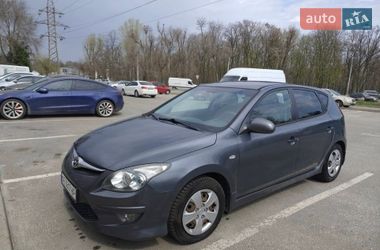 Хетчбек Hyundai i30 2011 в Дніпрі