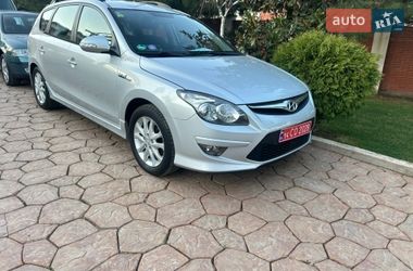 Универсал Hyundai i30 2010 в Одессе