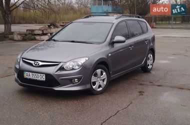 Универсал Hyundai i30 2011 в Желтых Водах