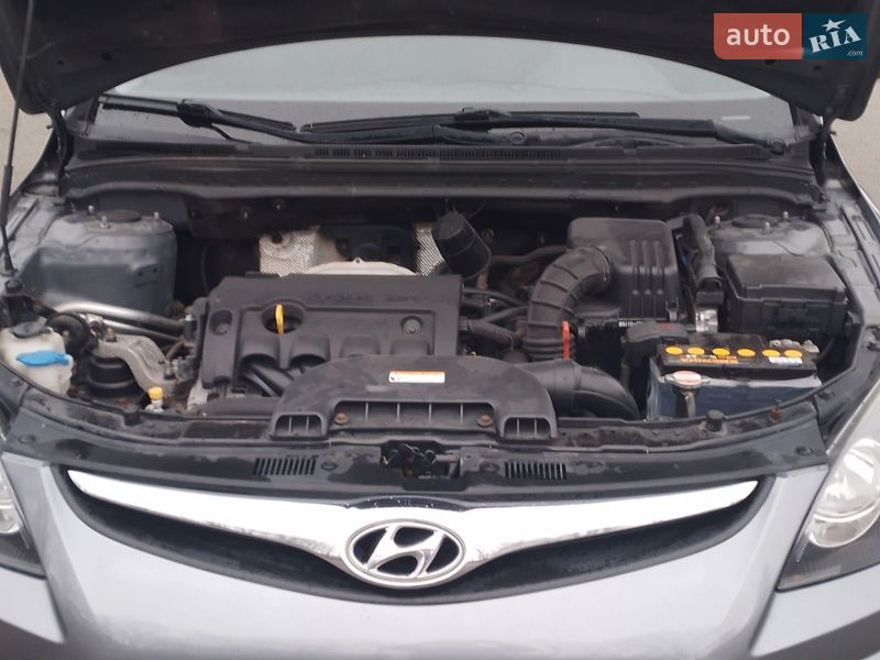 Универсал Hyundai i30 2011 в Желтых Водах