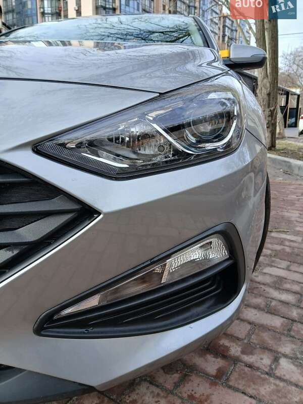 Хэтчбек Hyundai i30 2023 в Днепре фото 19 Хэтчбек Hyundai i30 2023 в Днепре