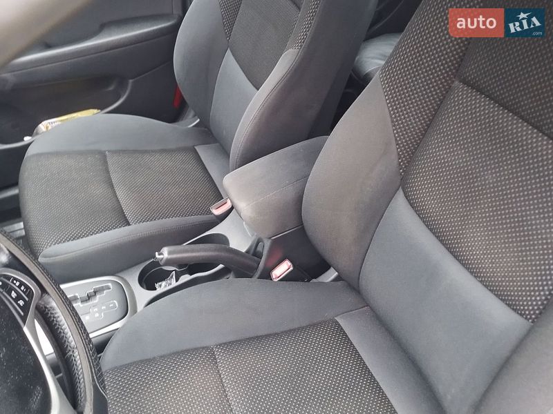 Универсал Hyundai i30 2010 в Каменец-Подольском фото 10 Универсал Hyundai i30 2010 в Каменец-Подольском