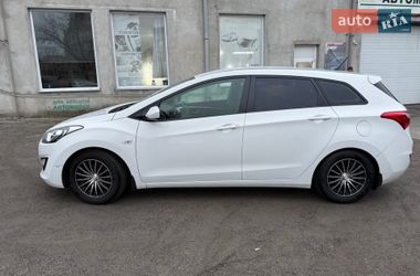 Універсал Hyundai i30 2013 в Вишгороді
