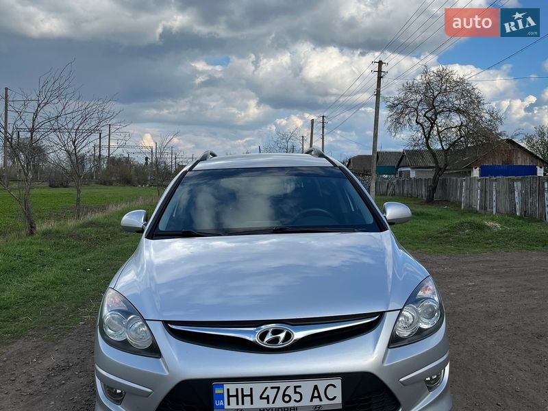 Универсал Hyundai i30 2011 в Подольске