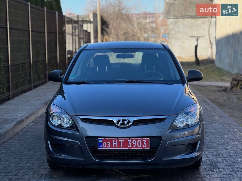 Хэтчбек Hyundai i30 2009 в Вознесенске
