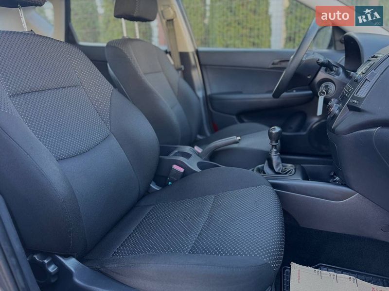 Хэтчбек Hyundai i30 2009 в Вознесенске