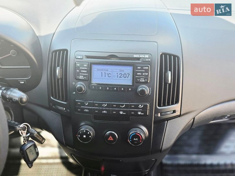 Хэтчбек Hyundai i30 2011 в Киеве фото 70 Хэтчбек Hyundai i30 2011 в Киеве