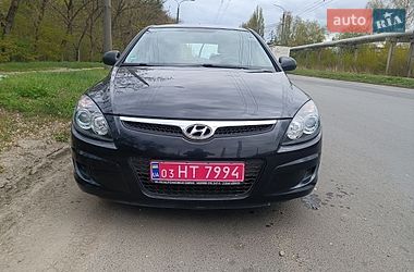 Хэтчбек Hyundai i30 2009 в Луцке