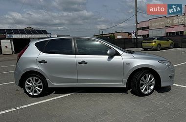 Хэтчбек Hyundai i30 2011 в Нежине