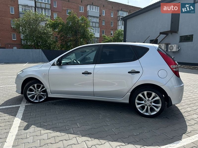 Хэтчбек Hyundai i30 2011 в Нежине