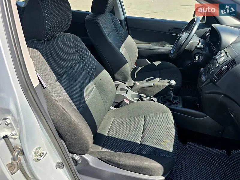 Hyundai i30 2009 VIN TMADB81TP9J005096 фото оголошення 30 з 64
