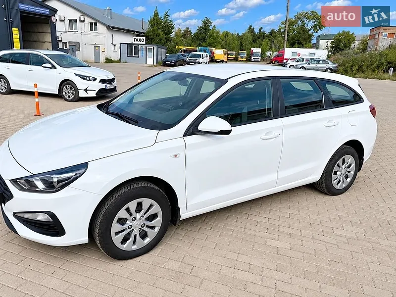 Hyundai i30 2021