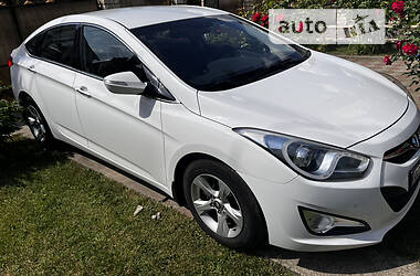 Седан Hyundai i40 2013 в Ужгороде